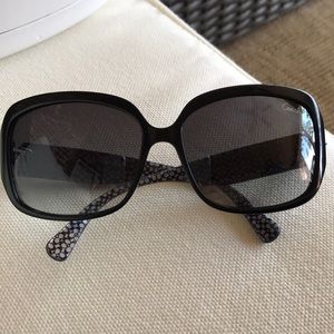 Coach “Scarlet” sunglasses